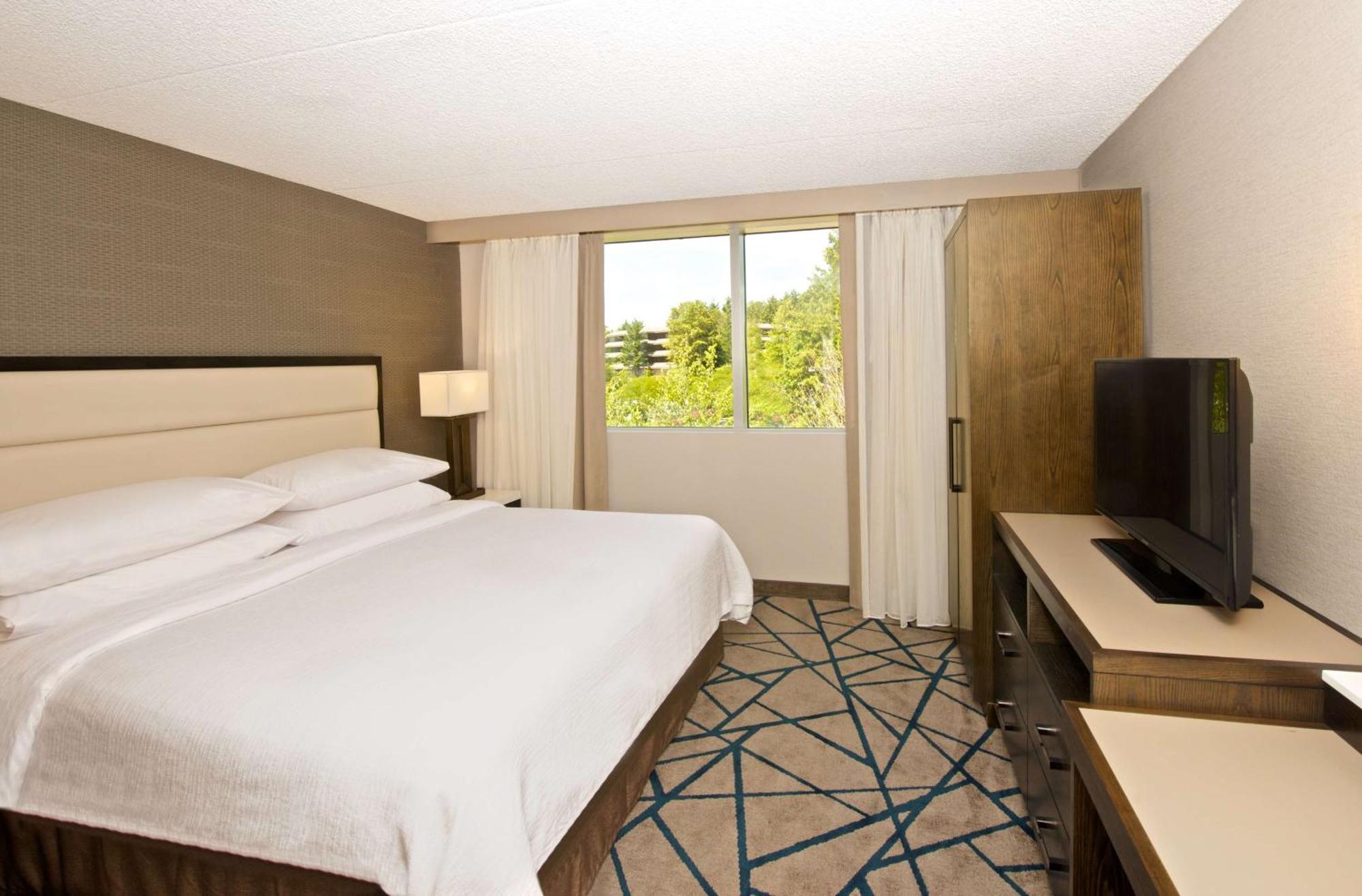Embassy Suites By Hilton Seattle Белвью Экстерьер фото