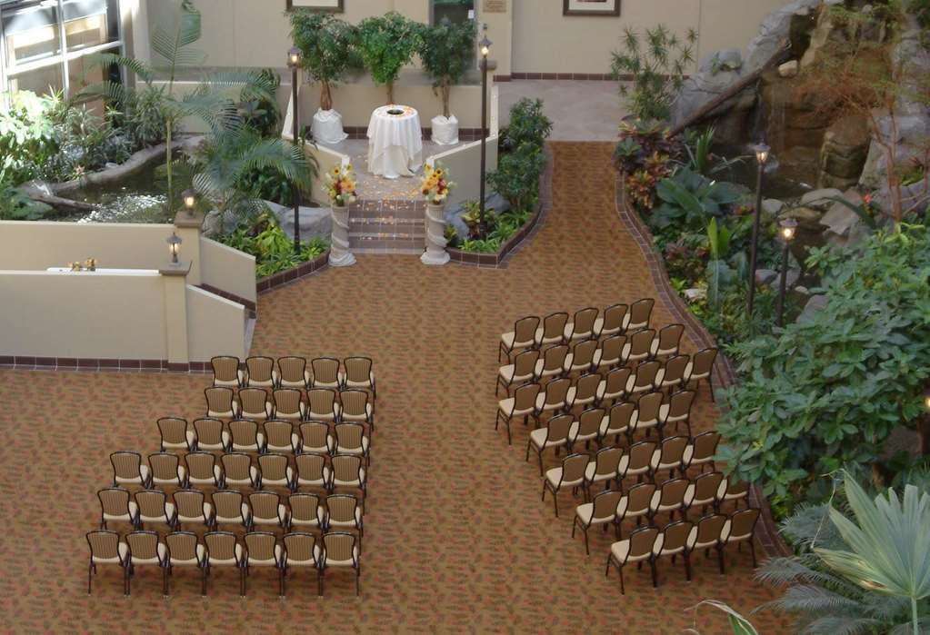 Embassy Suites By Hilton Seattle Белвью Интерьер фото